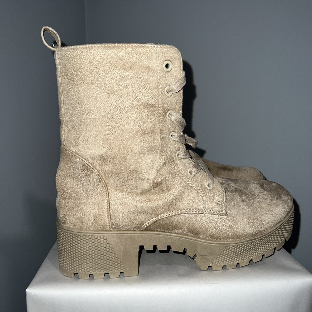 Chinese Laundry Beige Suede Combat Boots Size 10 Brand New